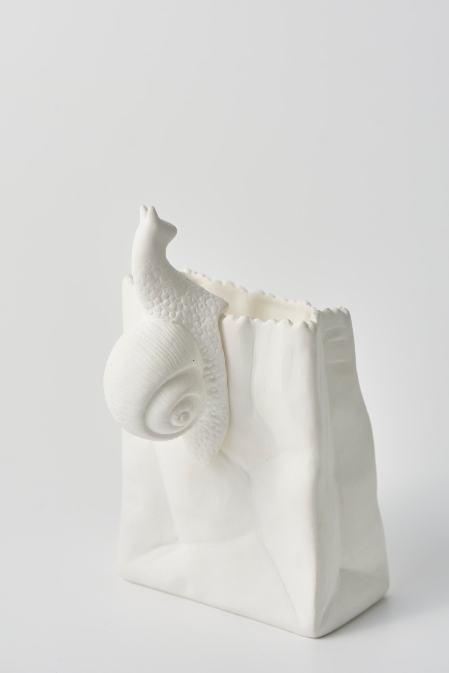 Hanging Snail - White