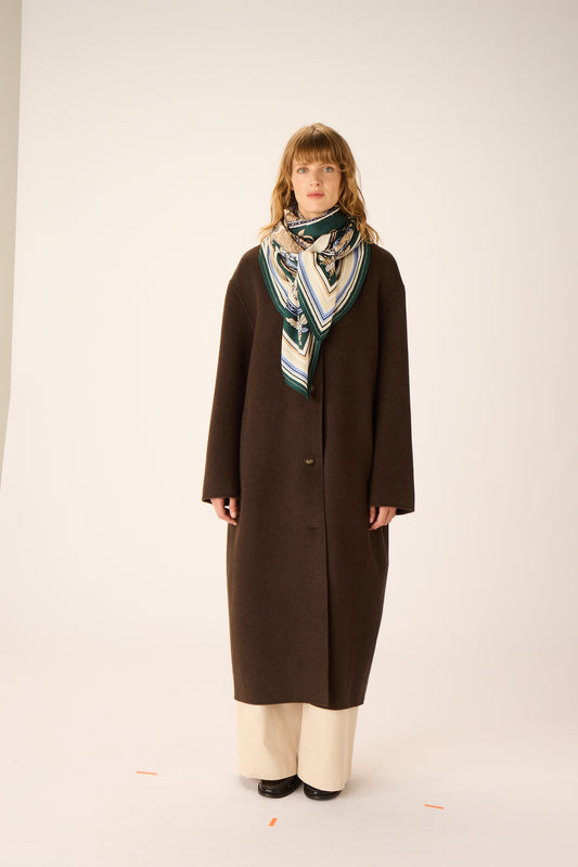 Inoui Editions - Chance Inoui square scarf in Green