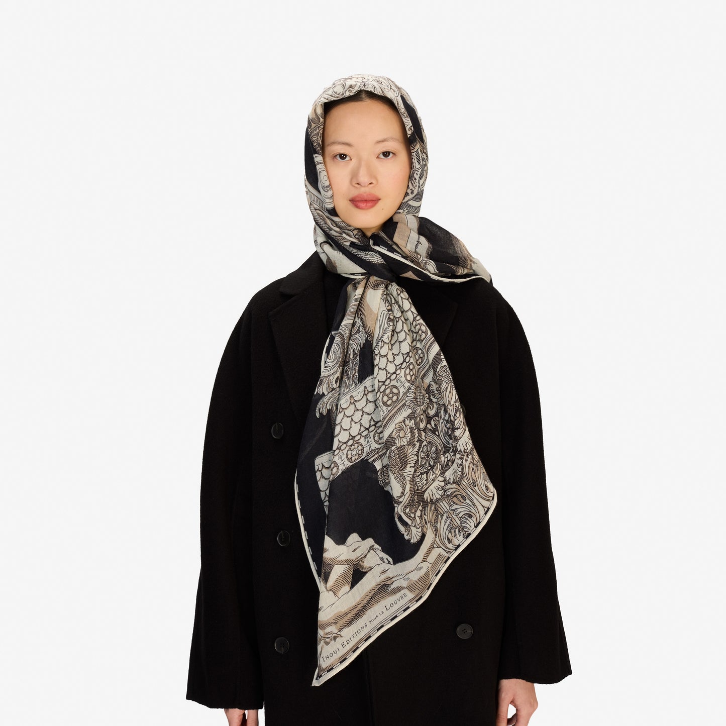 Inoui Editions - Pou Le Louvre Archives black 100% woollen scarf