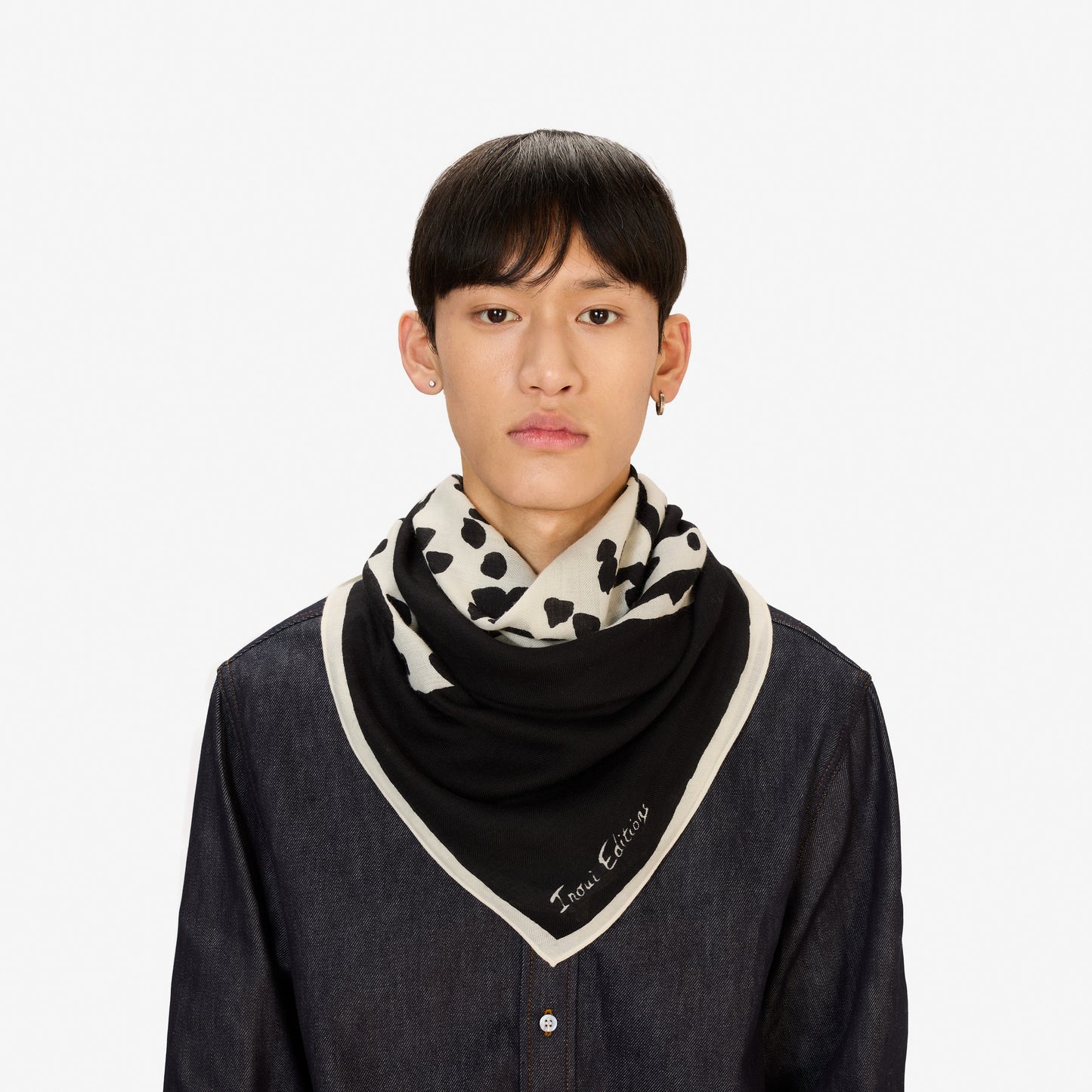 Inoui Editions - Feline in black 100% wool