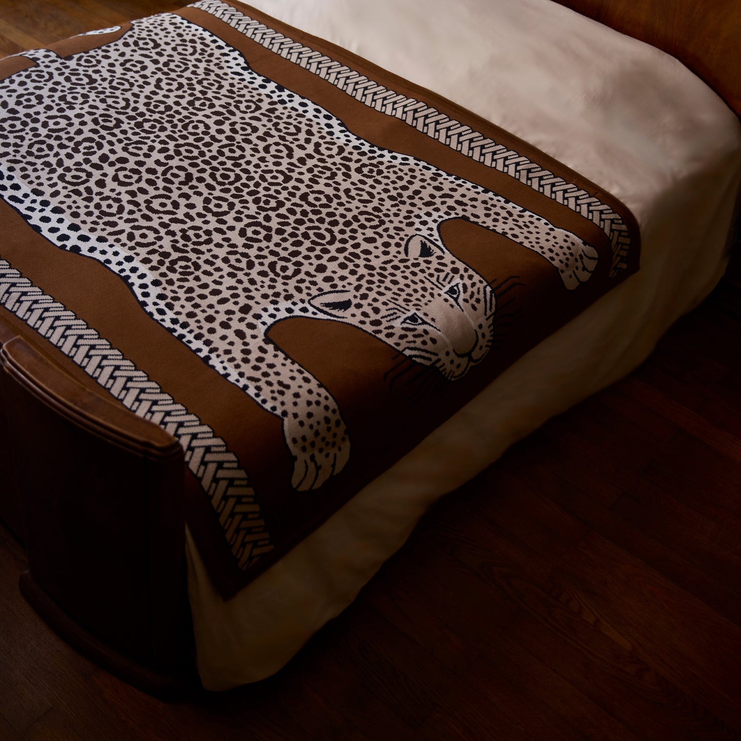 Inoui Editions - Leopard throw in beige 100% cotton